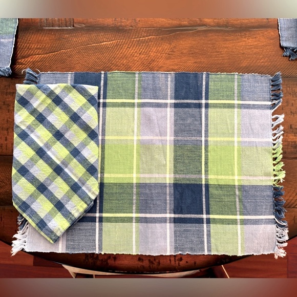 Plaid Placemat and Napkin Set - Picture 2 of 4